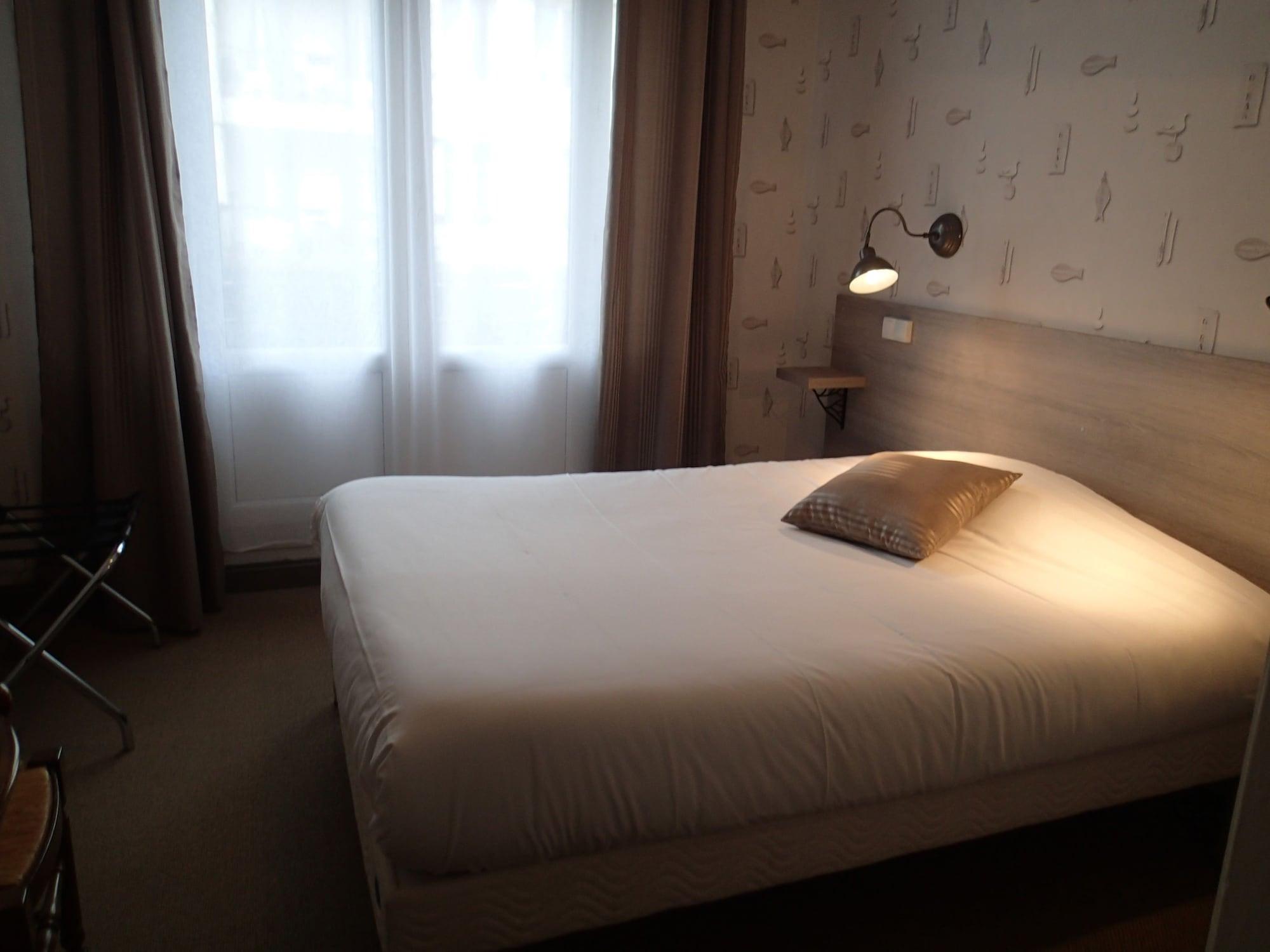 Richelieu, Centre-ville, Perret Hotel 2*