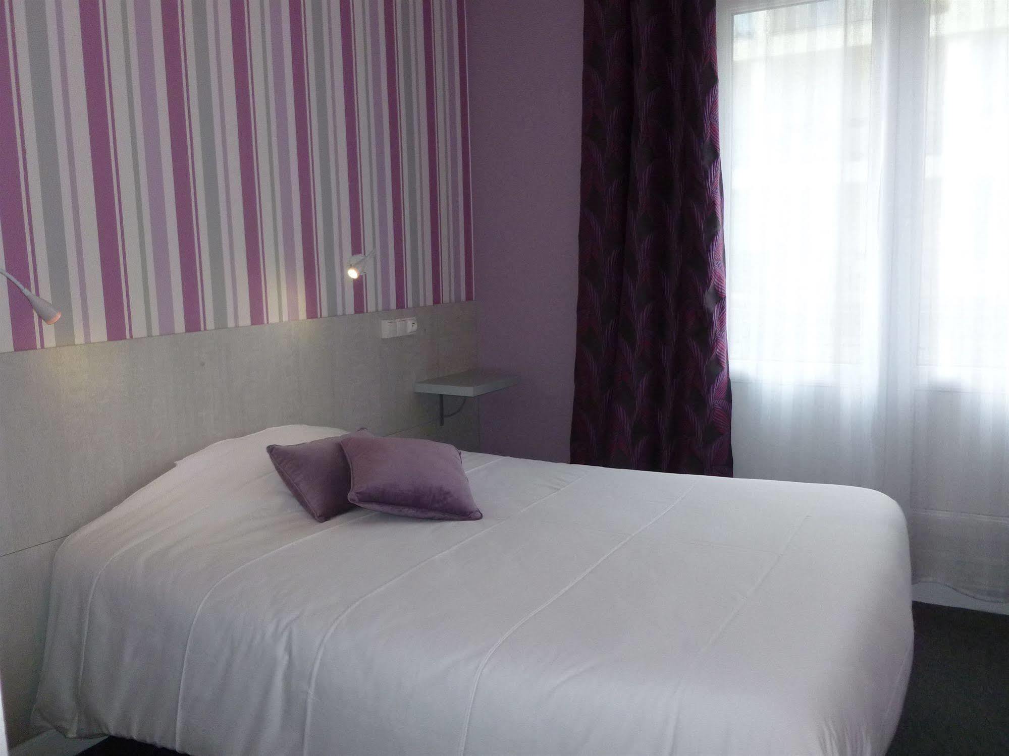 Richelieu, Centre-ville, Perret Hotel